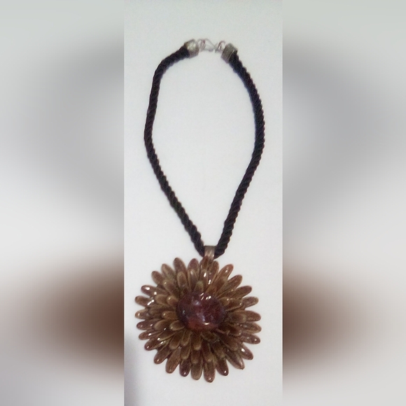 Hand Crafted Flower Necklace - Picture 3 of 10